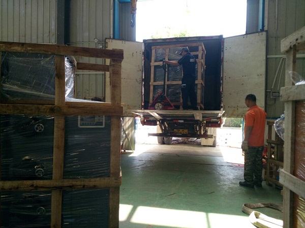 戈尔曼服装厂定制500kg91好色先生IOS下载配套熨烫设备使用发货案例图 戈尔曼服装厂定制500kg91好色先生IOS下载配套熨烫设备使用发货案例图