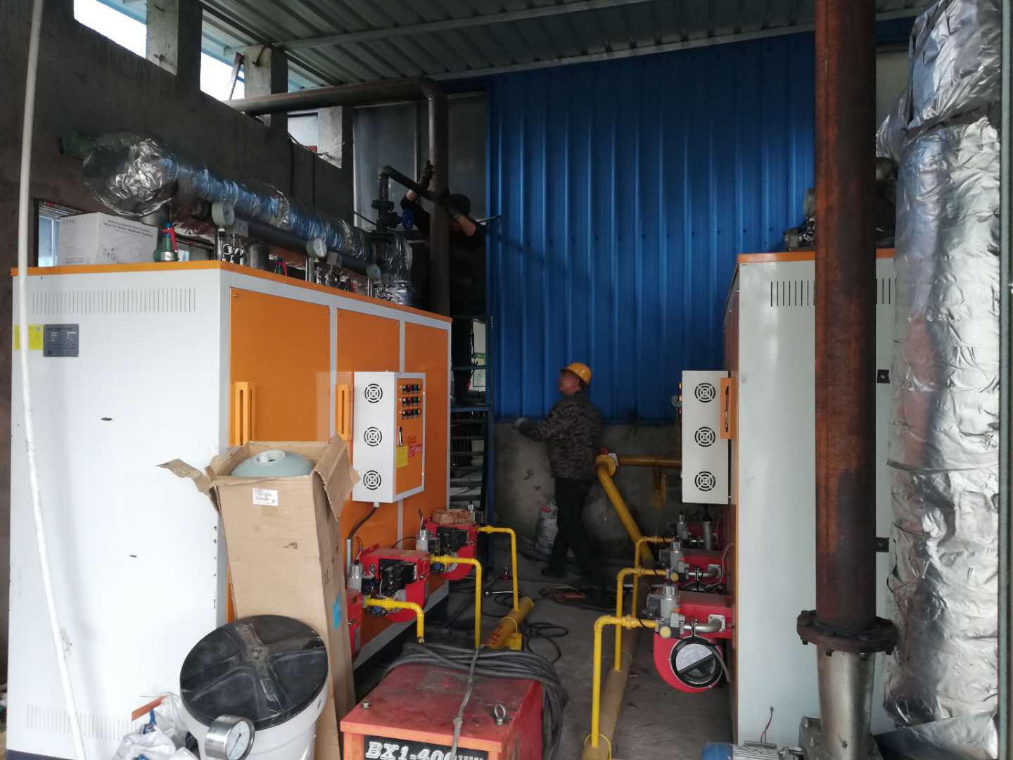 石油管道厂家使用好色先生污版APP蒸汽发生器进行除锈