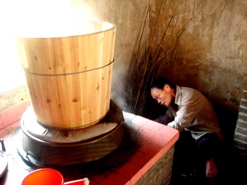 使用蒸汽发生器进行蒸糯米酿造米酒 使用蒸汽发生器进行蒸糯米酿造米酒