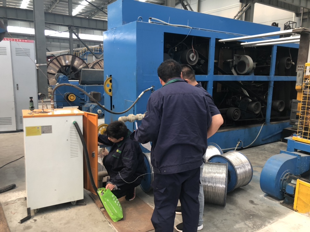 好色先生污版APP蒸汽发生器技术人员在电缆厂指导