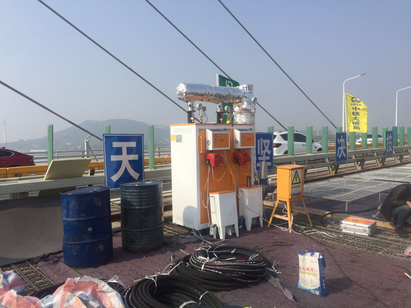 温度决定养护效果好不好，使用湖南路桥养护电蒸汽发生器
